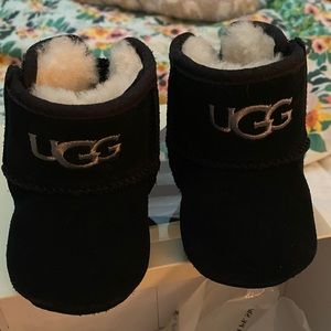 Infant Ugg boots Jesse ii Black size 0-6 months XS 0/1